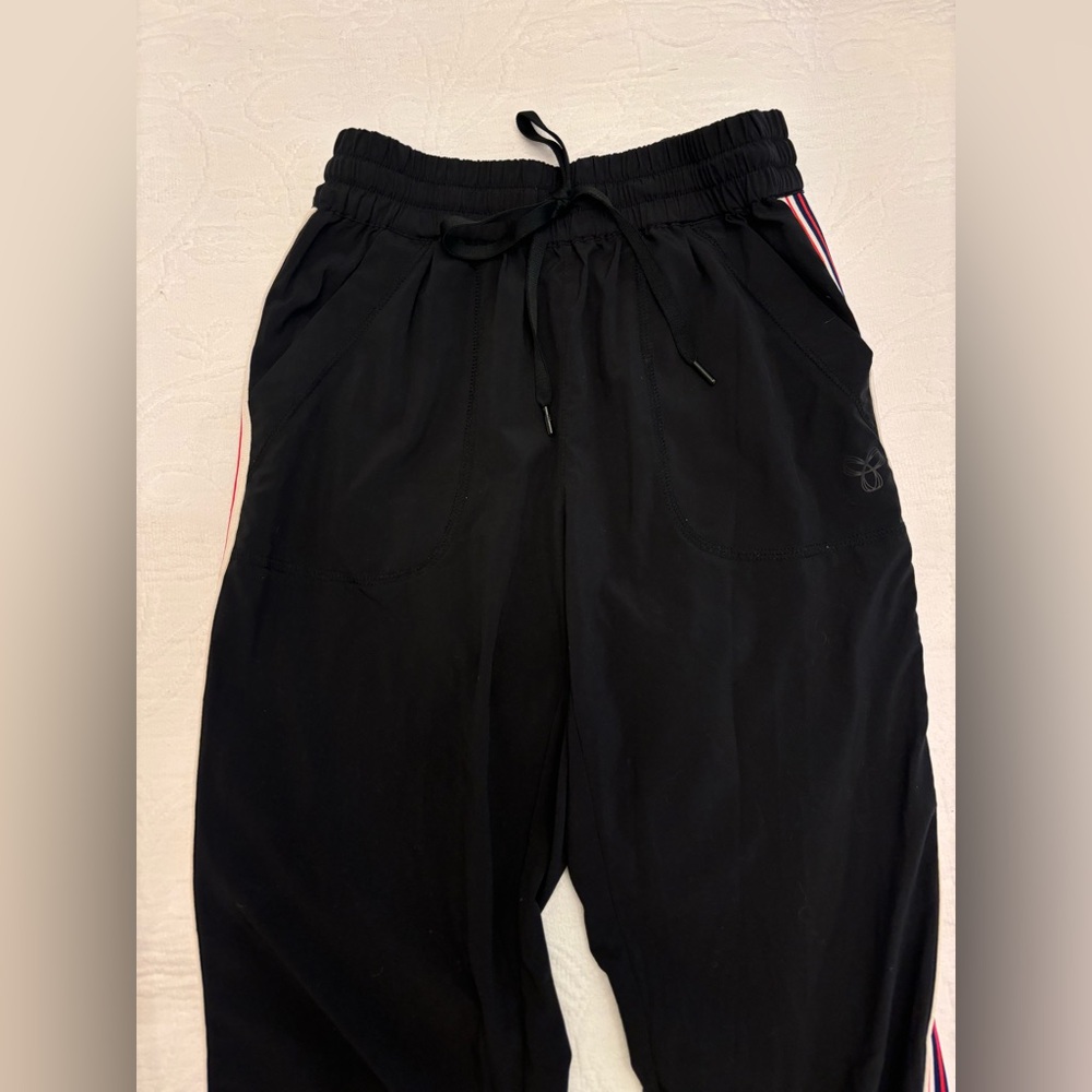 TNA Black Sweatpants Relaxed Fit Joggers